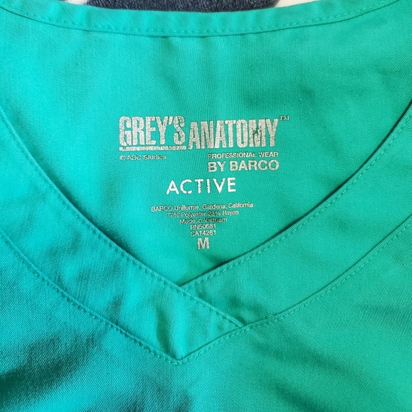 Grey's Anatomy Scrub top - Picture 6 of 6